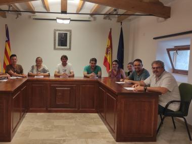 la corporació local, en sessió plenària