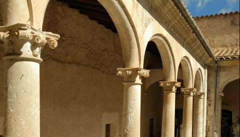 claustre