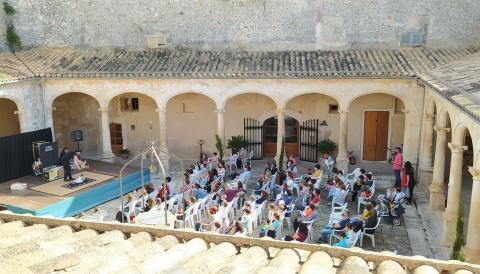 claustre